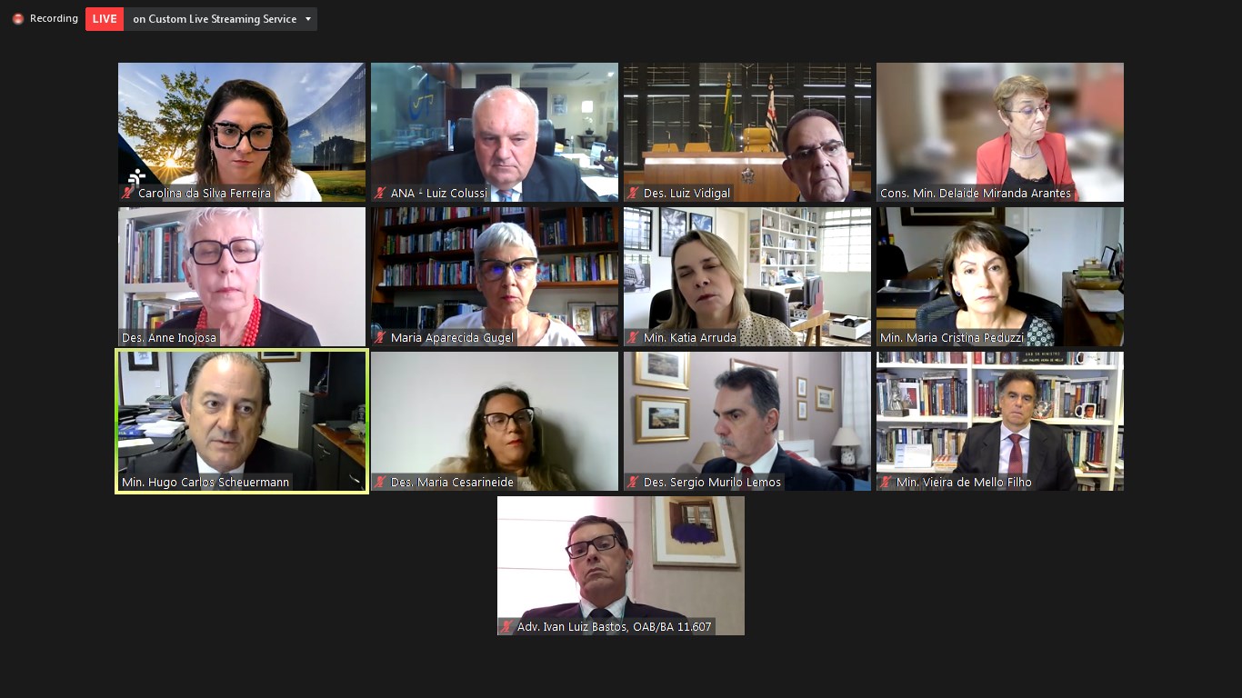 Print do mosaico de telas com os participantes da sessão do CSJT